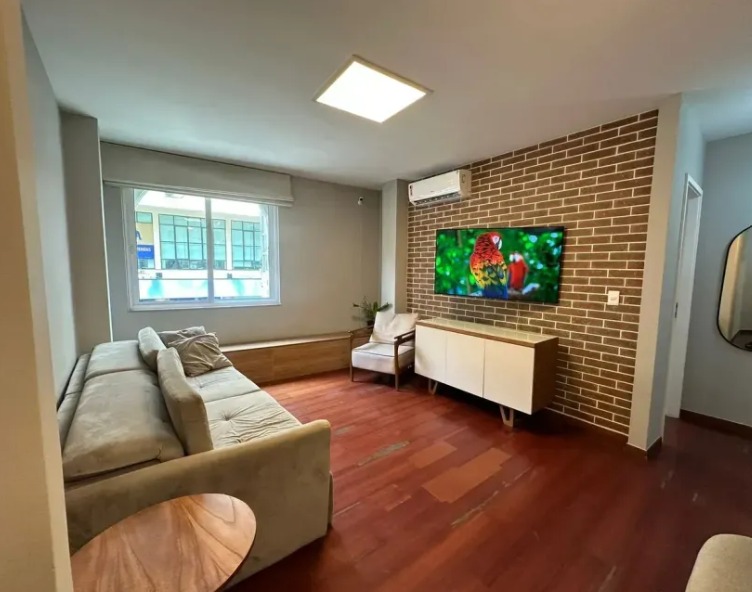 Apartamento Reformado e Mobiliado na Rua Bolívar - Copacabana